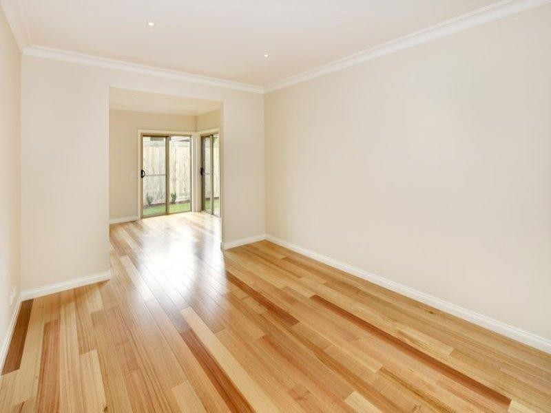 2/33 Folkestone Road, Glen Waverley VIC 3150