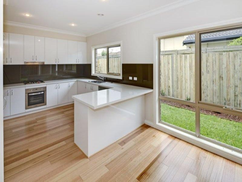2/33 Folkestone Road, Glen Waverley VIC 3150