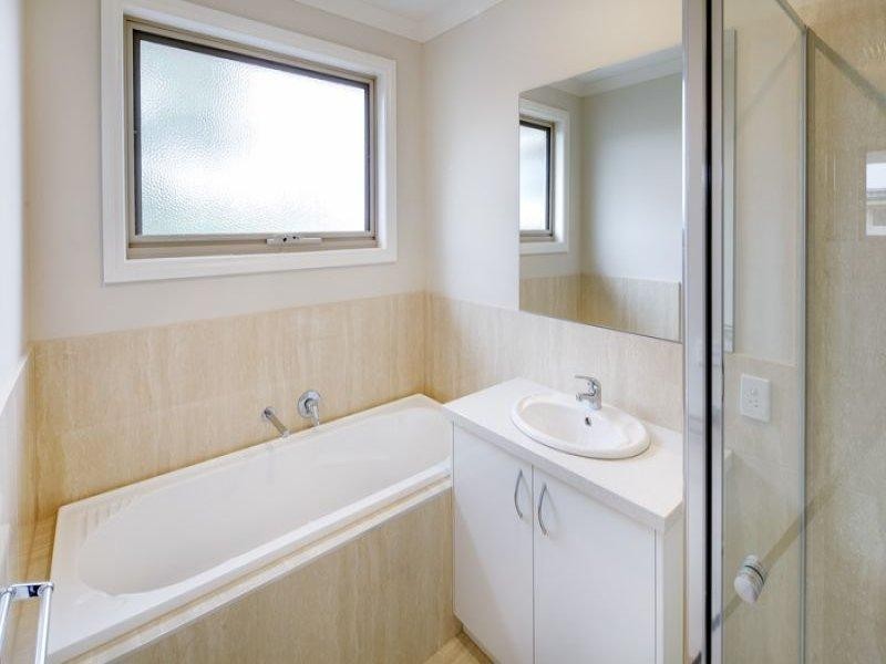 2/33 Folkestone Road, Glen Waverley VIC 3150