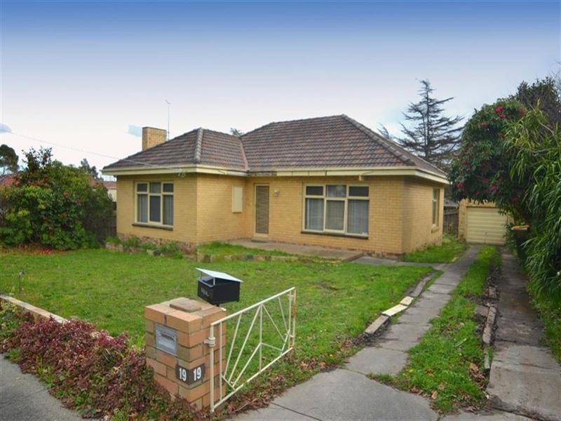 19 Edith Street, Glen Waverley VIC 3150