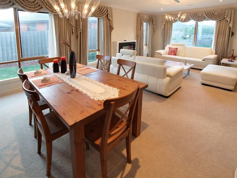 33 Hampstead Crescent, Glen Waverley VIC 3150