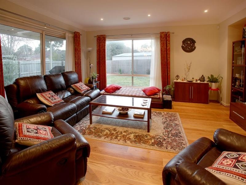 33 Hampstead Crescent, Glen Waverley VIC 3150