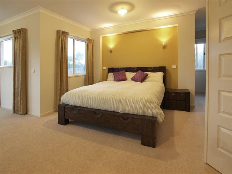 33 Hampstead Crescent, Glen Waverley VIC 3150