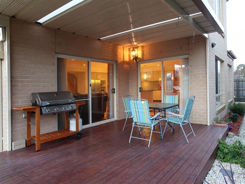 33 Hampstead Crescent, Glen Waverley VIC 3150