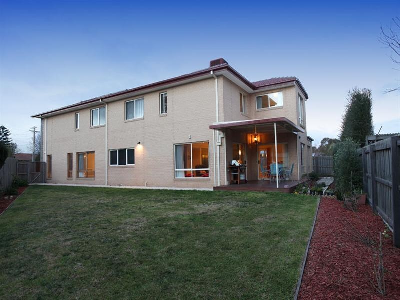 33 Hampstead Crescent, Glen Waverley VIC 3150