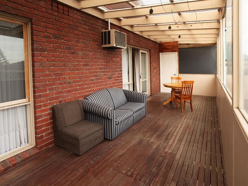 6 Outlook Court, Chadstone VIC 3148