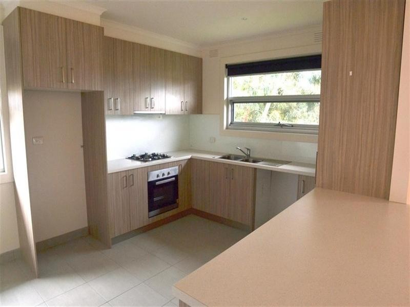 1/2 Hampstead Crescent, Glen Waverley VIC 3150