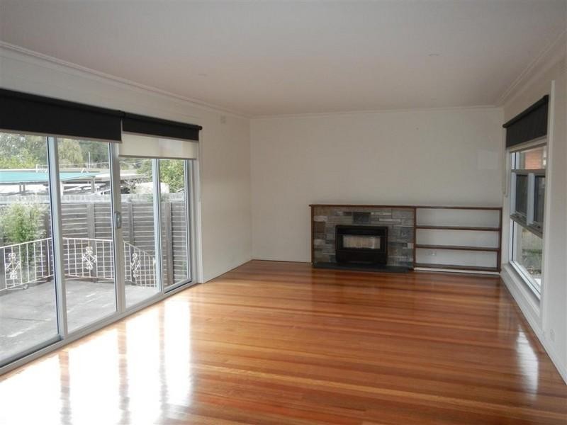 1/2 Hampstead Crescent, Glen Waverley VIC 3150