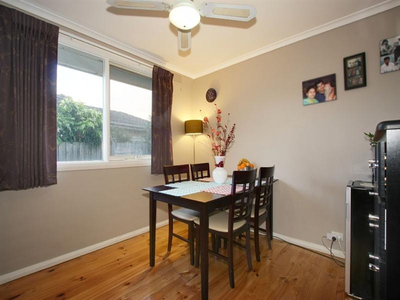 32 Botanic Drive, Glen Waverley VIC 3150