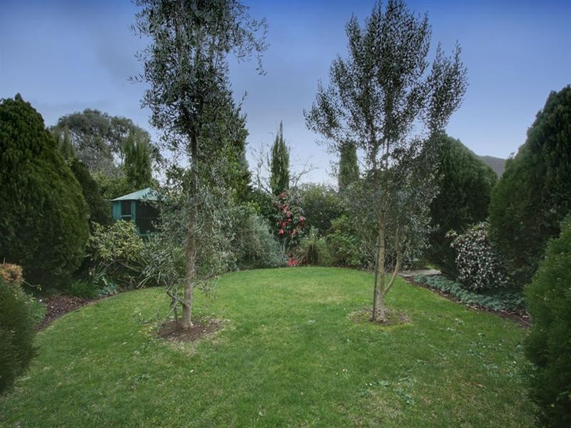 32 Botanic Drive, Glen Waverley VIC 3150