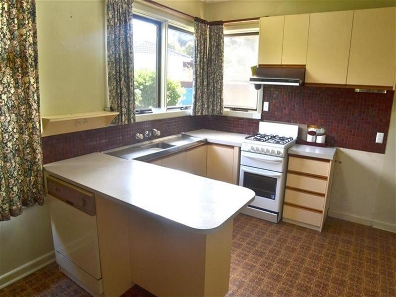 19 Kennedy Street, Glen Waverley VIC 3150