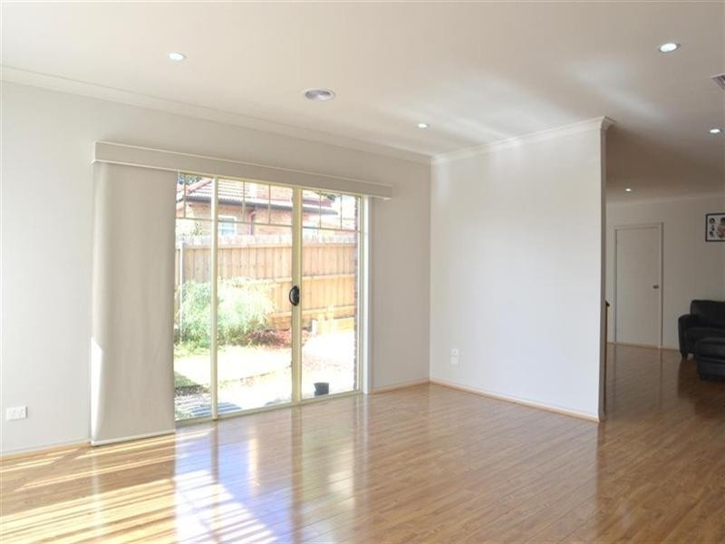 1/16 Churchill Avenue, Chadstone VIC 3148