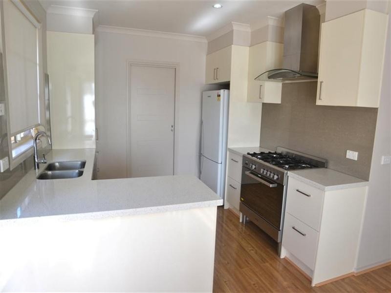 1/16 Churchill Avenue, Chadstone VIC 3148