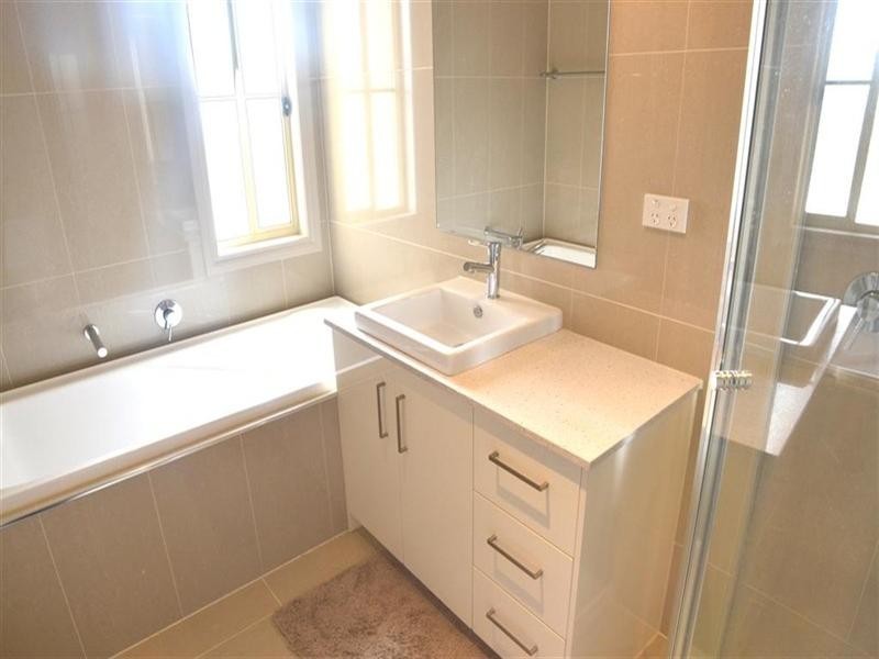 1/16 Churchill Avenue, Chadstone VIC 3148