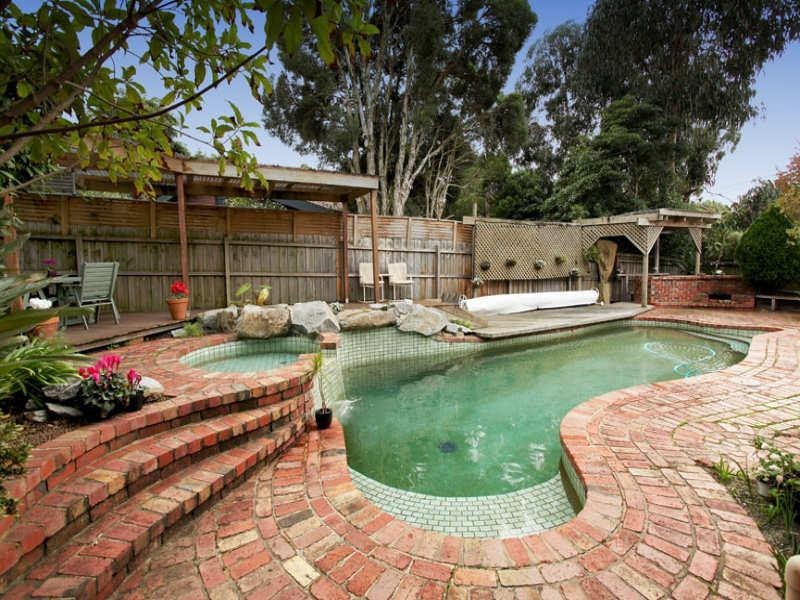 69 Strickland Drive, Wheelers Hill VIC 3150