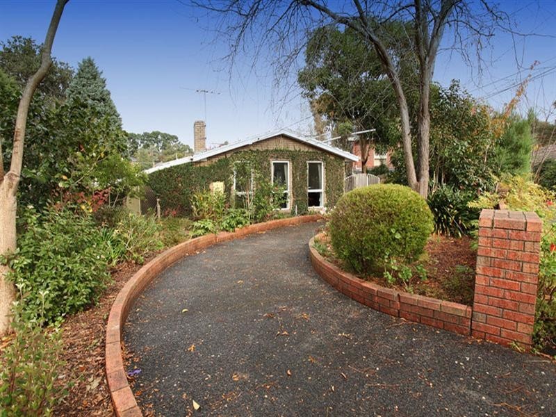 49 Packham Crescent, Glen Waverley VIC 3150