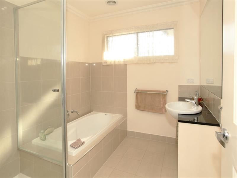 1 and 2/659 Waverley Road, Glen Waverley VIC 3150