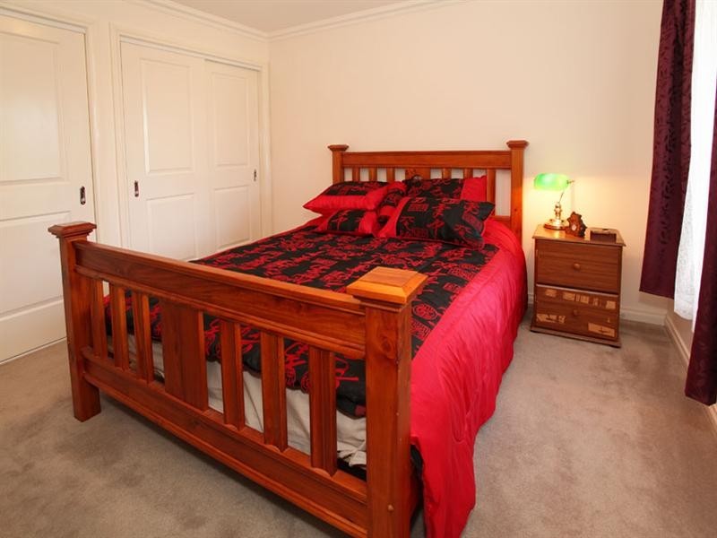 1 and 2/659 Waverley Road, Glen Waverley VIC 3150