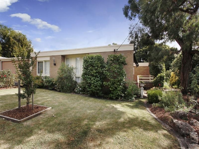 25 Glen Tower Drive, Glen Waverley VIC 3150