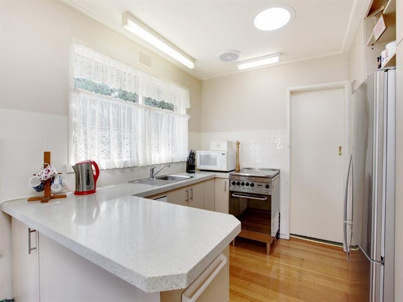 25 Glen Tower Drive, Glen Waverley VIC 3150