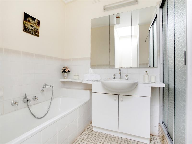 25 Glen Tower Drive, Glen Waverley VIC 3150