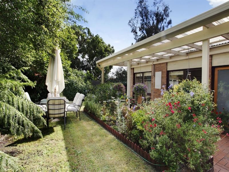 25 Glen Tower Drive, Glen Waverley VIC 3150