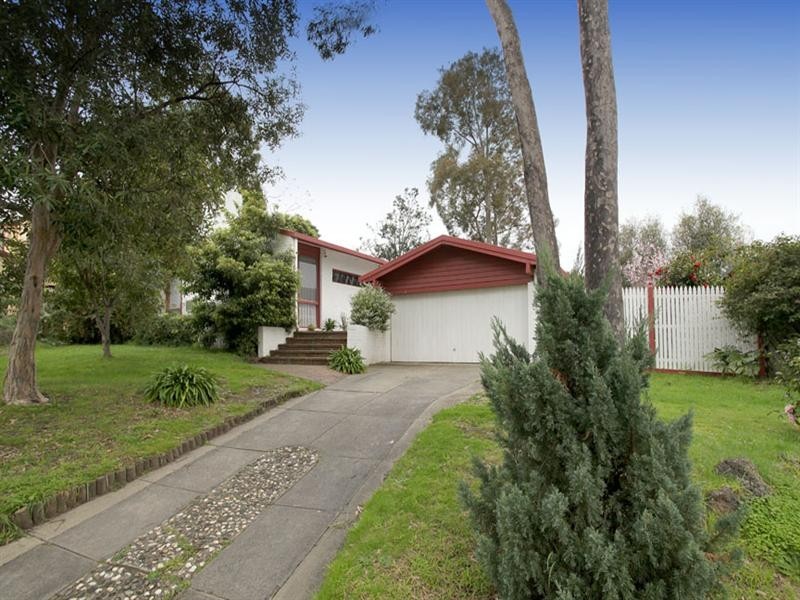 4 Glen Tower Drive, Glen Waverley VIC 3150