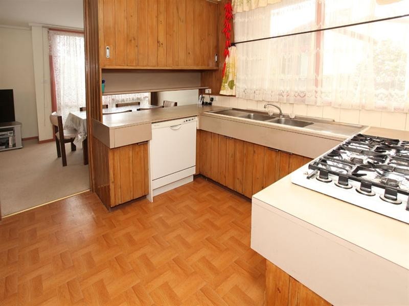 4 Glen Tower Drive, Glen Waverley VIC 3150