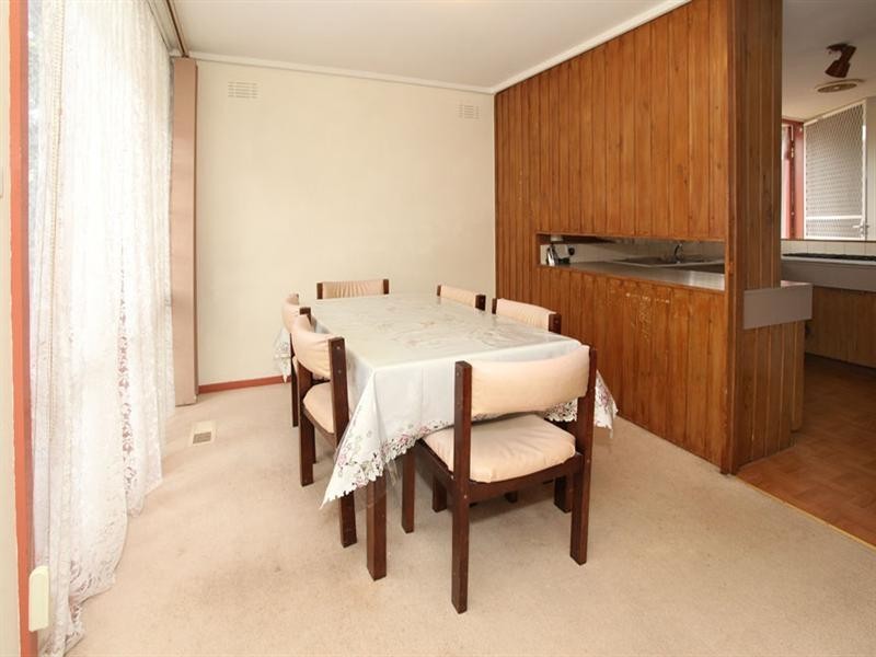 4 Glen Tower Drive, Glen Waverley VIC 3150