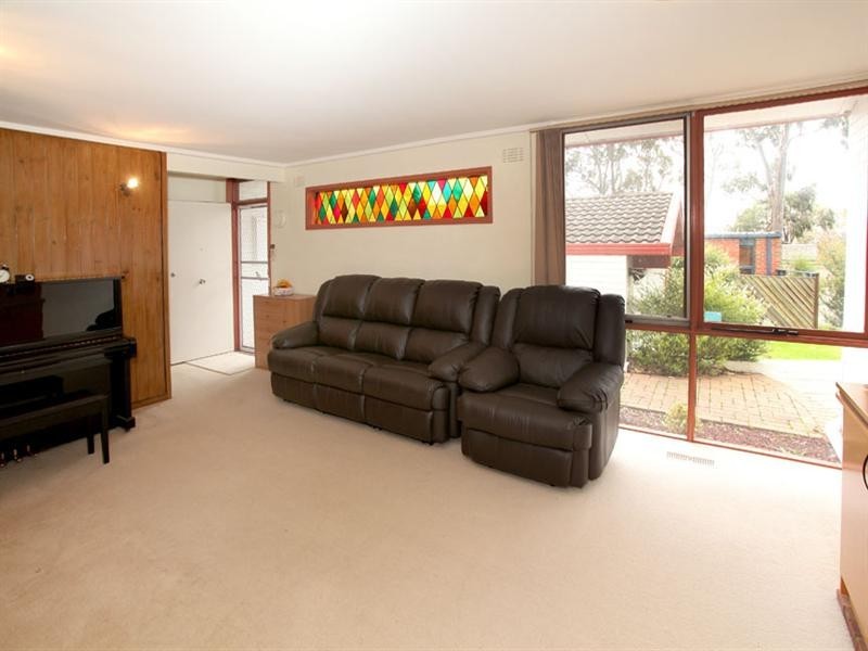 4 Glen Tower Drive, Glen Waverley VIC 3150