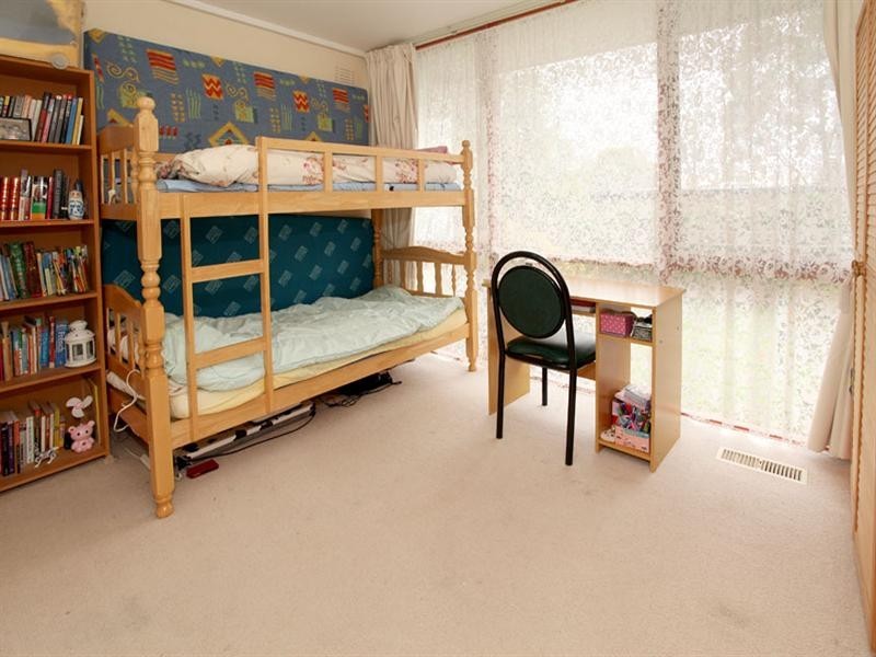 4 Glen Tower Drive, Glen Waverley VIC 3150