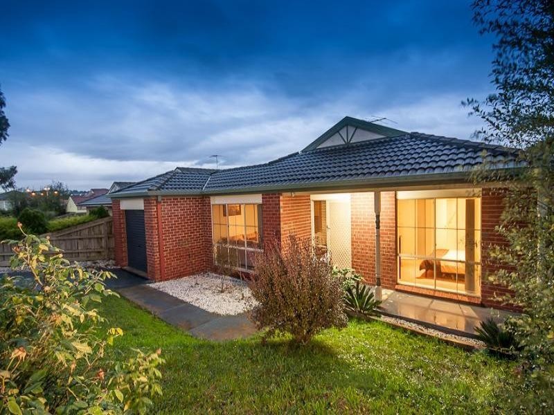 10 Sallybrook Circuit, Narre Warren VIC 3805
