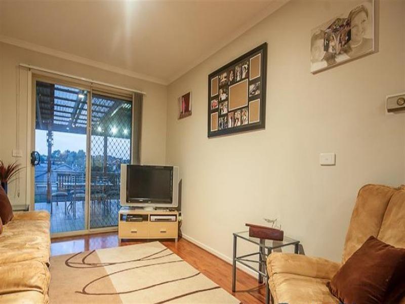 10 Sallybrook Circuit, Narre Warren VIC 3805