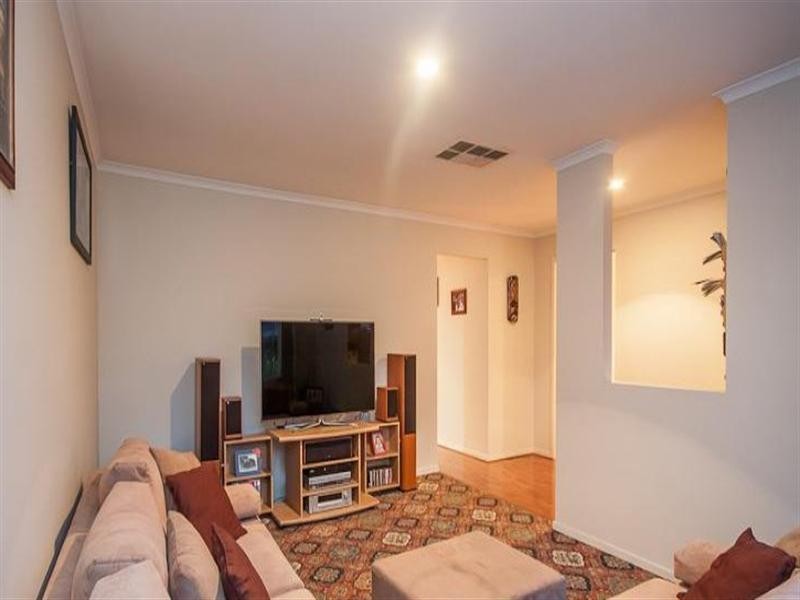 10 Sallybrook Circuit, Narre Warren VIC 3805