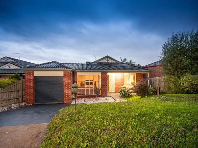 10 Sallybrook Circuit, Narre Warren VIC 3805