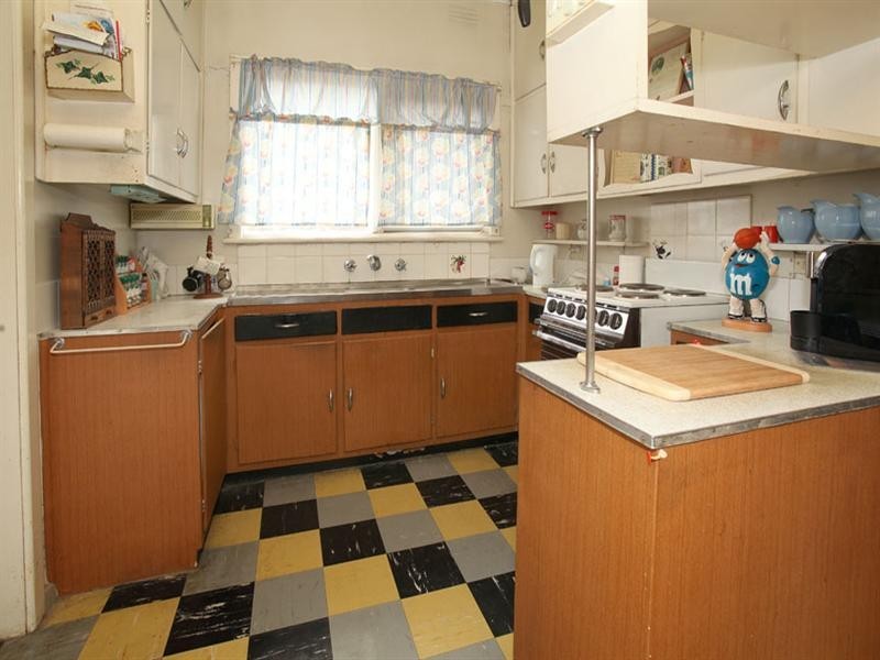 1 Kenilworth Crescent, Glen Waverley VIC 3150