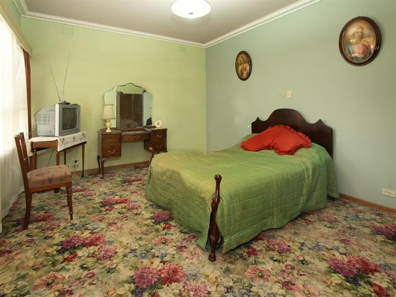 1 Kenilworth Crescent, Glen Waverley VIC 3150