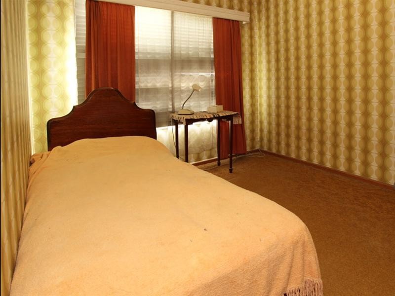 1 Kenilworth Crescent, Glen Waverley VIC 3150