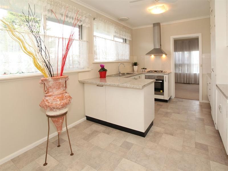 16 Hampstead Crescent, Glen Waverley VIC 3150