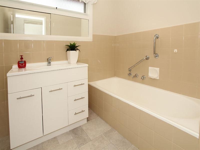 16 Hampstead Crescent, Glen Waverley VIC 3150