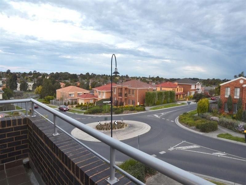 64 Herriotts Boulevard, Glen Waverley VIC 3150