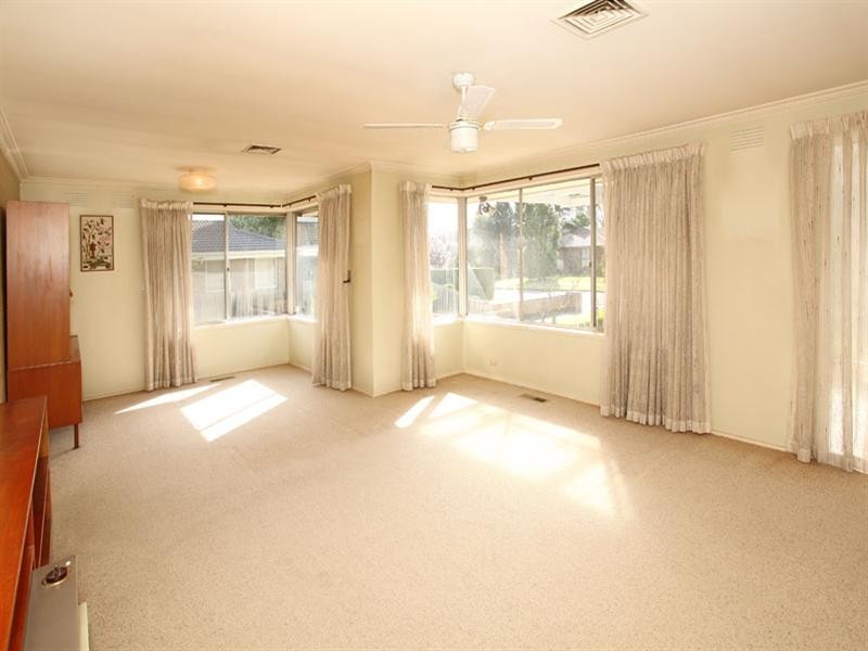 10 Murdoch Avenue, Mulgrave VIC 3170