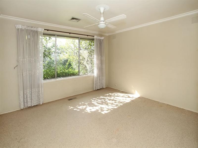 10 Murdoch Avenue, Mulgrave VIC 3170