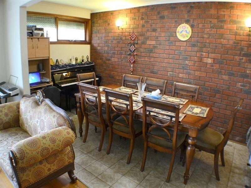 28 Brentwood Drive, Glen Waverley VIC 3150