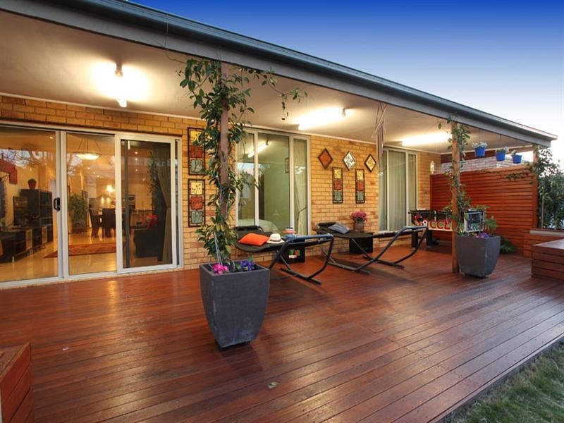 19 Stewart Road, Oakleigh East VIC 3166