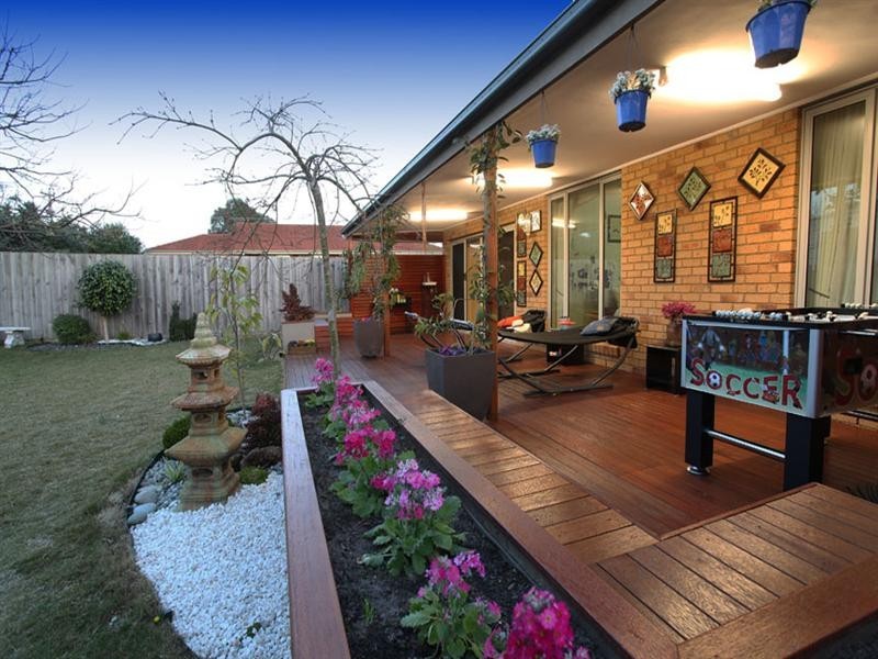 19 Stewart Road, Oakleigh East VIC 3166