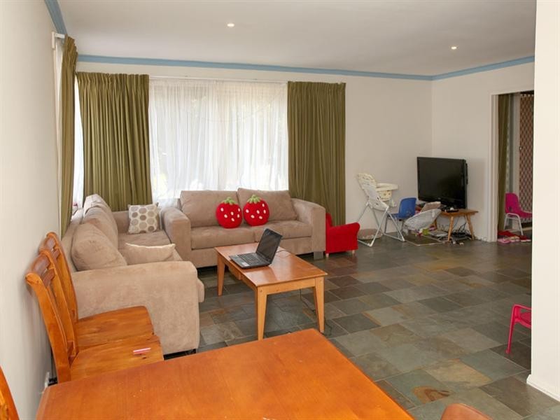 4 Elmwood Crescent, Glen Waverley VIC 3150