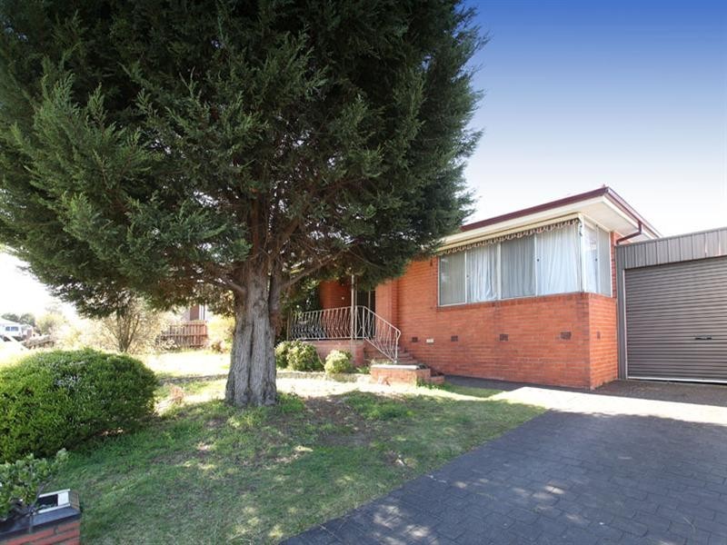 4 Elmwood Crescent, Glen Waverley VIC 3150