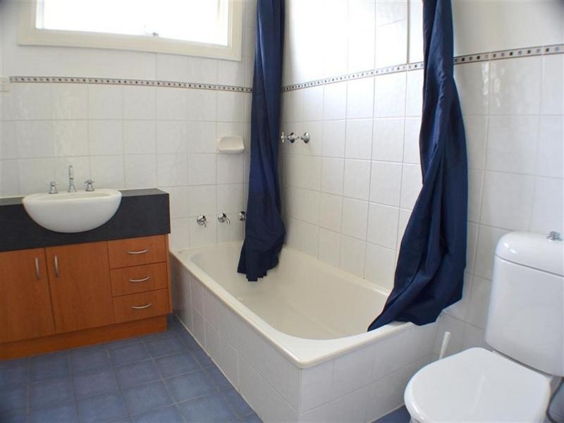 50 Fairhills Parade, Glen Waverley VIC 3150