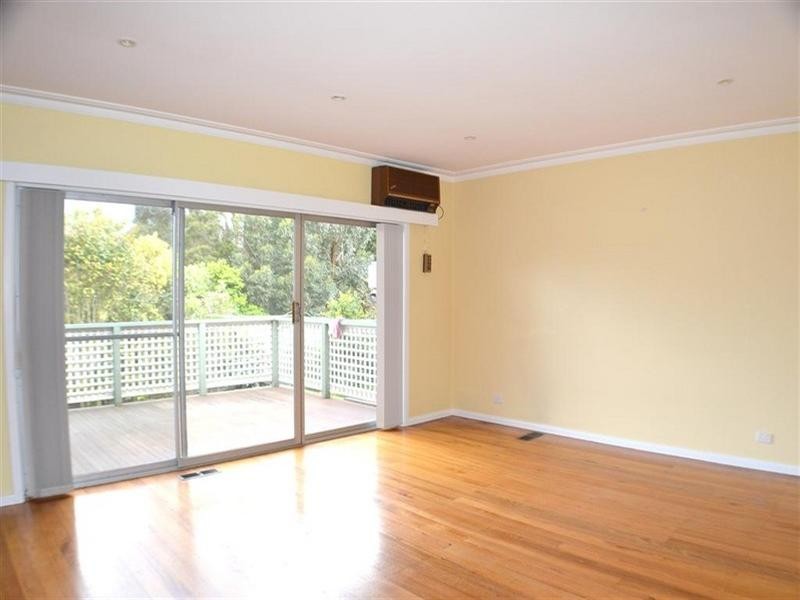 29 Packham Crescent, Glen Waverley VIC 3150